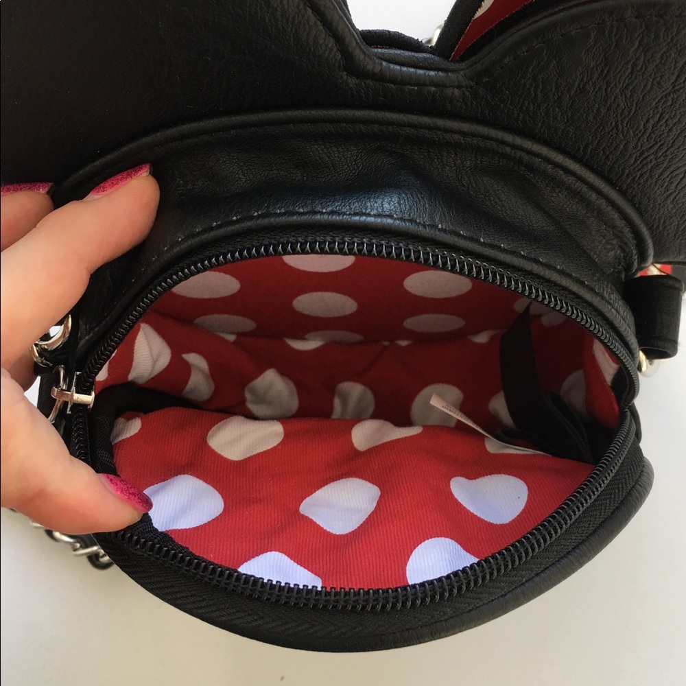 Minnie Mouse Die Cut Crossbody - Picture 4 of 6